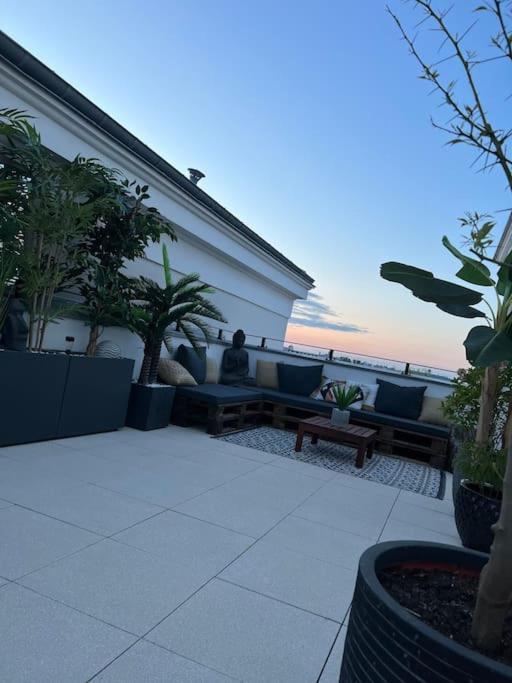 Cosy Penthouse - Large Balconies With Views - 5Min Disneyland Serris Exterior photo
